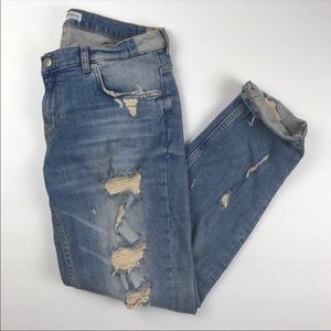 Zara Women Distressed boyfriend jean